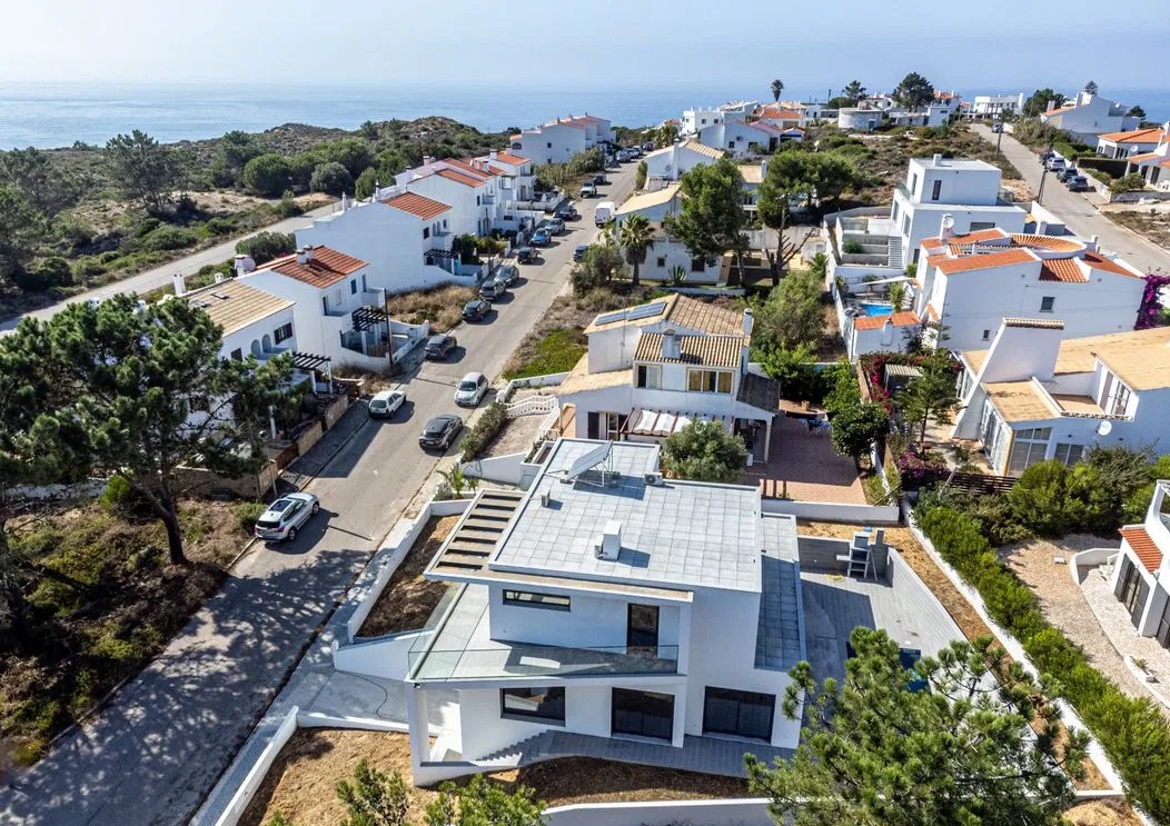 NEUE VILLA IN STRANDNÄHE, ESPARTAL, ALJEZUR