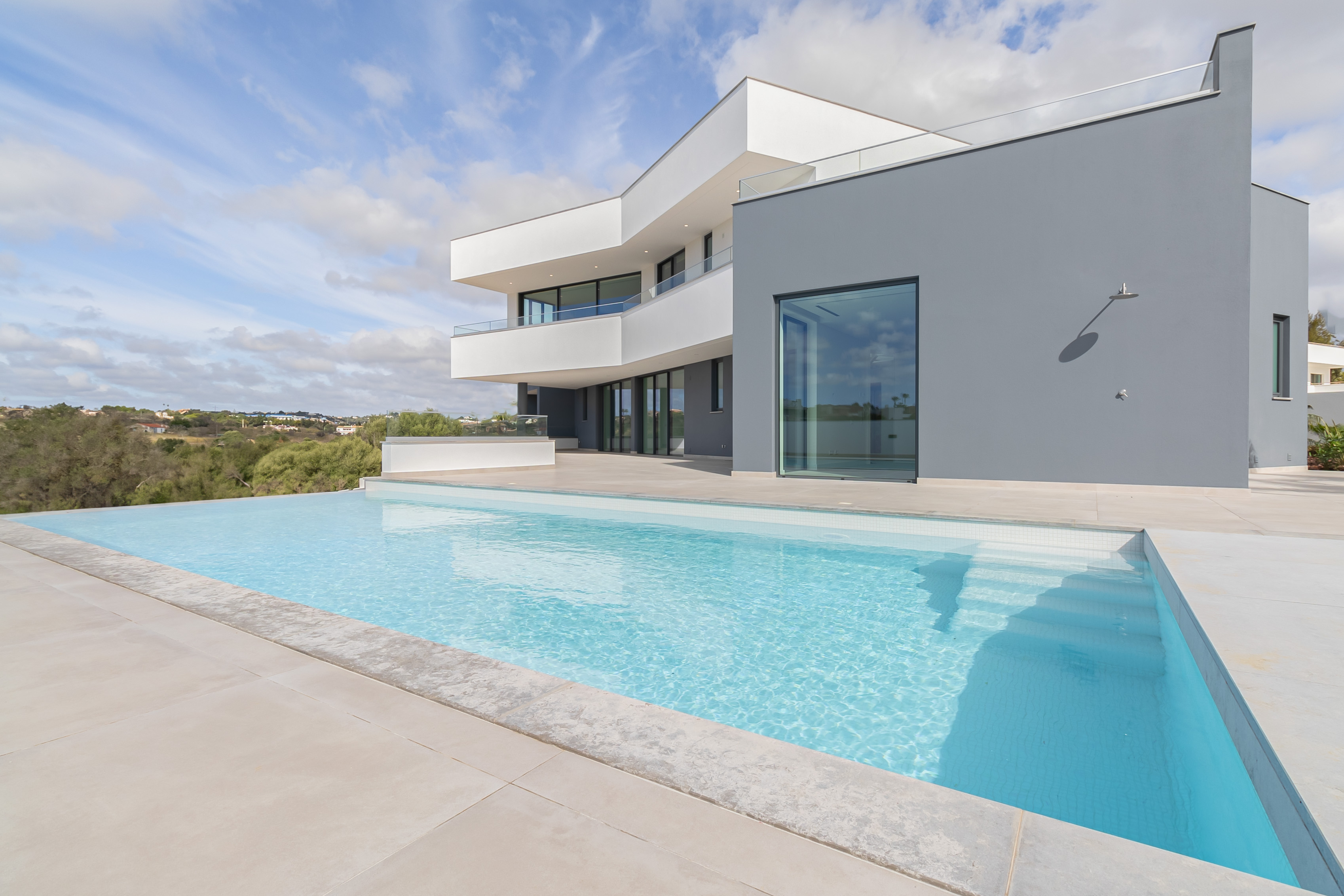 LUXUSVILLA MIT 4 SCHLAFZIMMERN UND MEERBLICK, PORTO DE MÓS, LAGOS, PORTUGAL