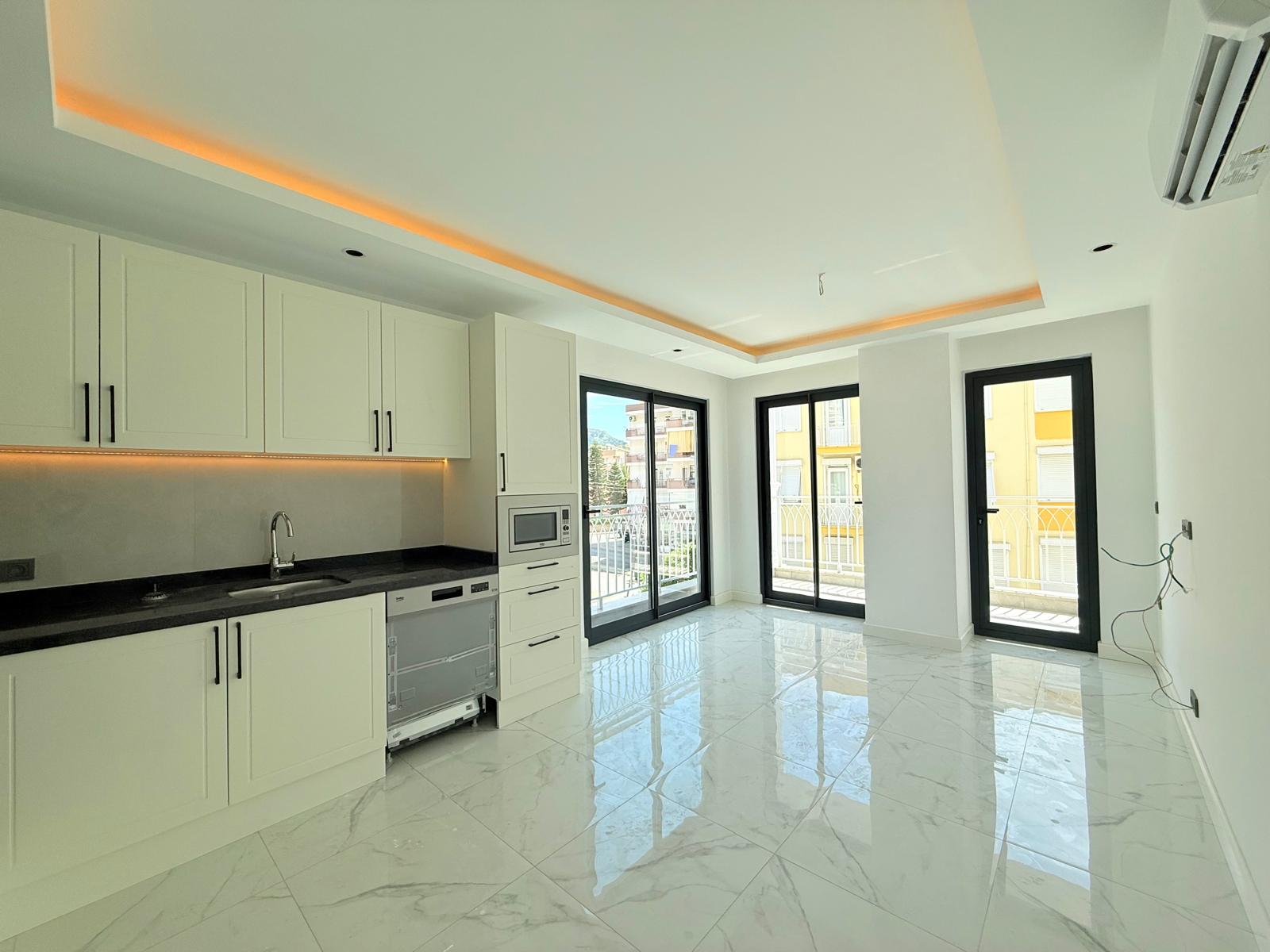 Продается комфортабельная квартира 2+1 в престижном комплексе Elite Elize 1 Residence, расположенном в самом центре города. Помещение площадью 87 м² находится на 2-м этаже.