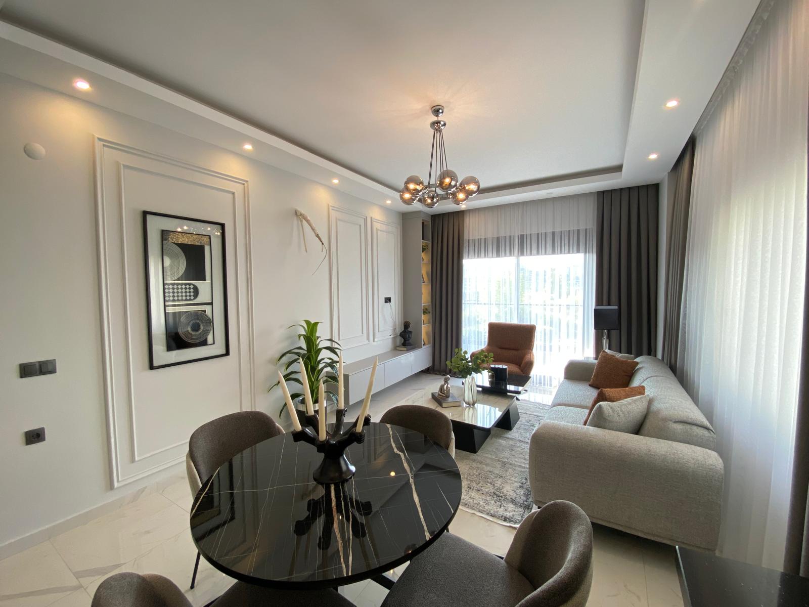 Квартиры, окруженные пляжами, горами и зелеными лесами.