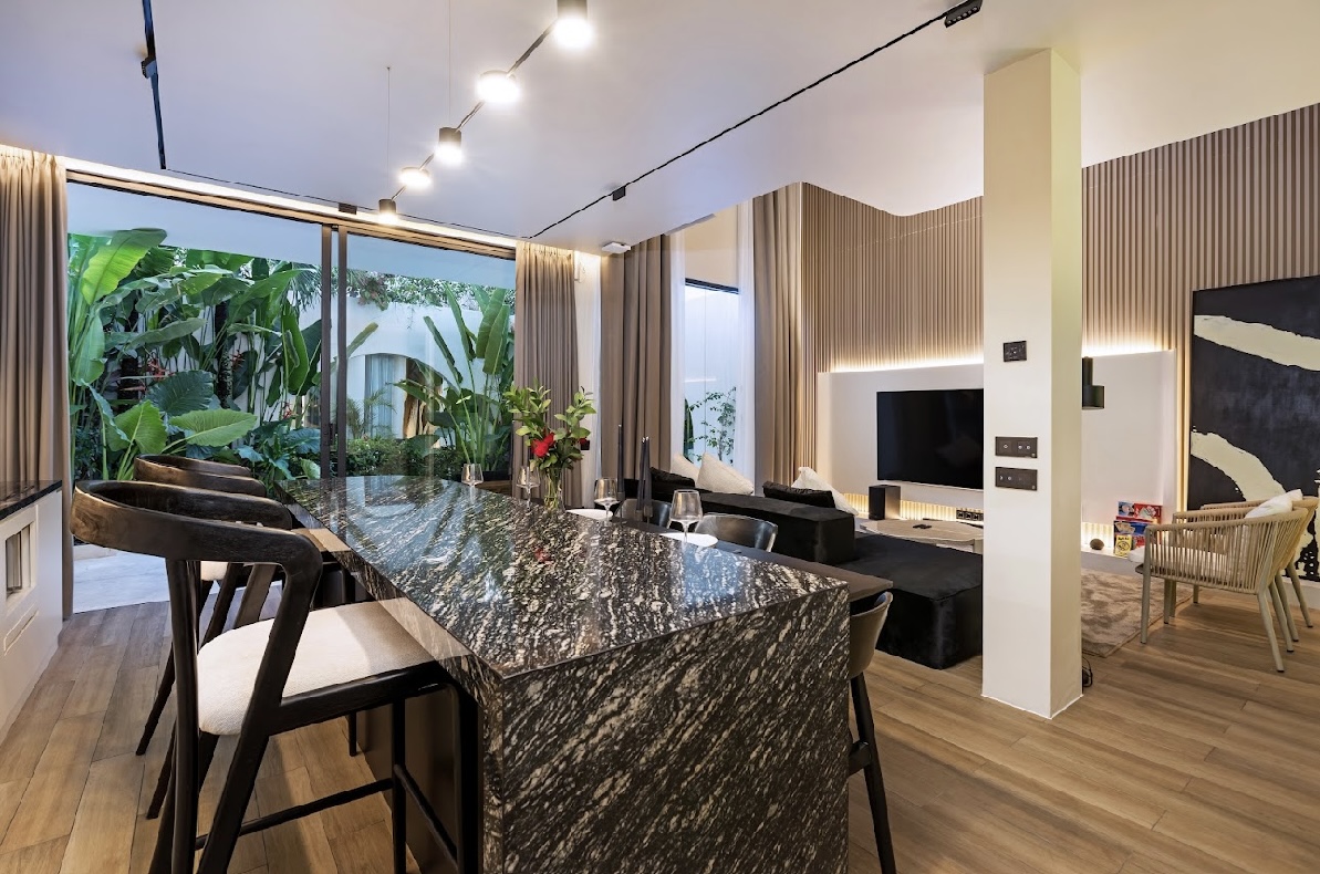 WILLA LUKSUSOWA 3 SYPIALNIE – CANGGU