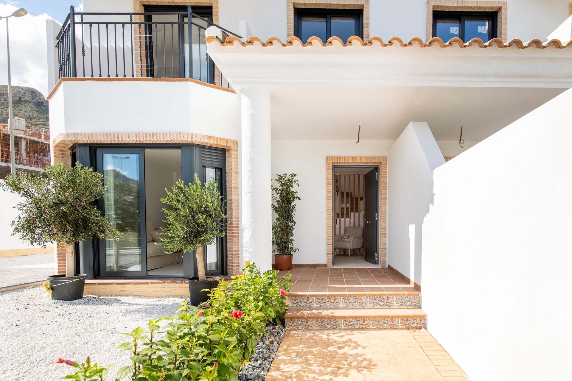 Nowe bungalowy i kamienice w Cox, Alicante