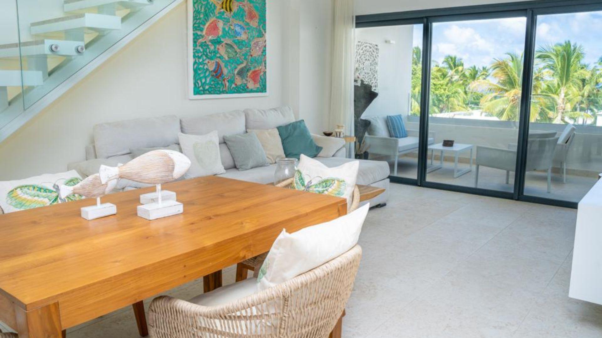 Luxuriöses Penthouse auf zwei Ebenen mit Meerblick