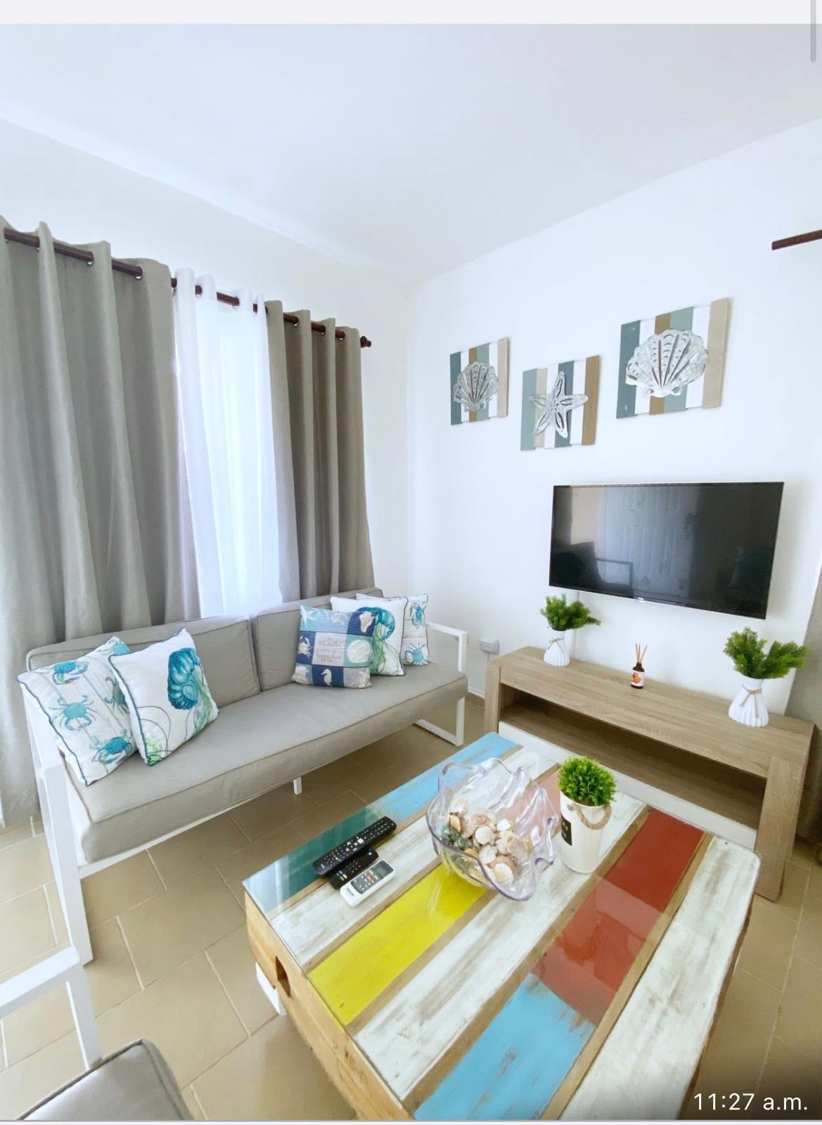 Discover the perfect blend of tranquility and convenience in this charming 2½-bedroom duplex villa, located in the desirable Villas del Sol community in Costa Bávaro, right next to the exclusive Cocotal Golf & Country Club