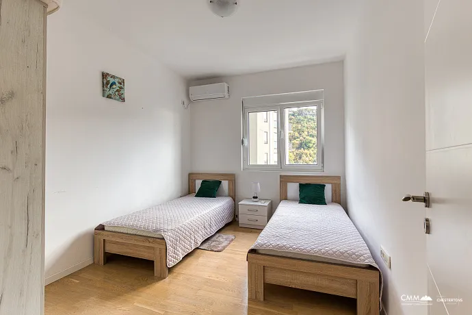 Jasny i komfortowo apartament w Rafailovići