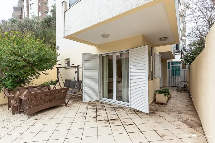 Уютный апартамент площадью 53 м² с частным садом – Бечичи