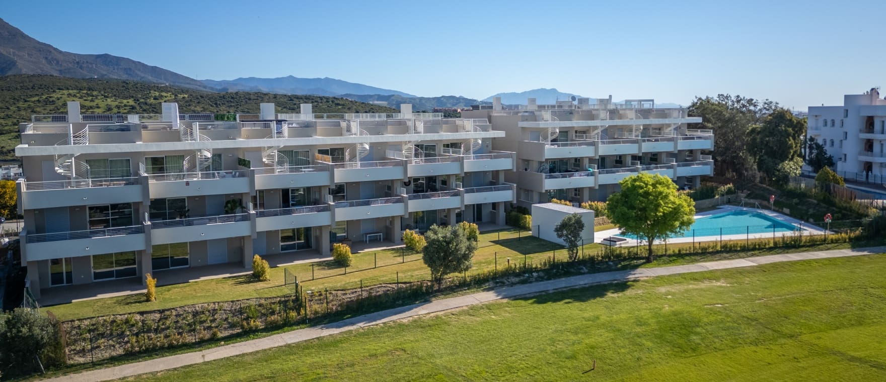 Nowe PIękne apartamenty Sunny Golf w centrum Costa Del Sol